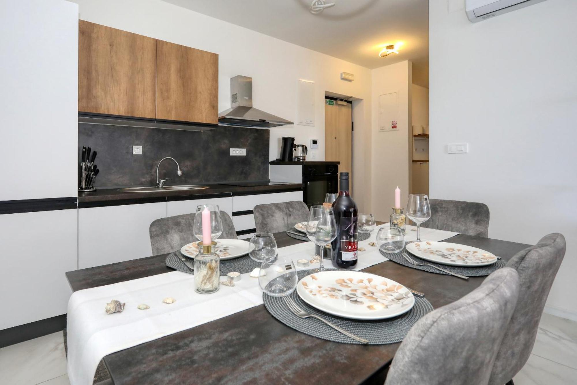 Apartment Relex With Pool & Jacuzzi Привлака Экстерьер фото