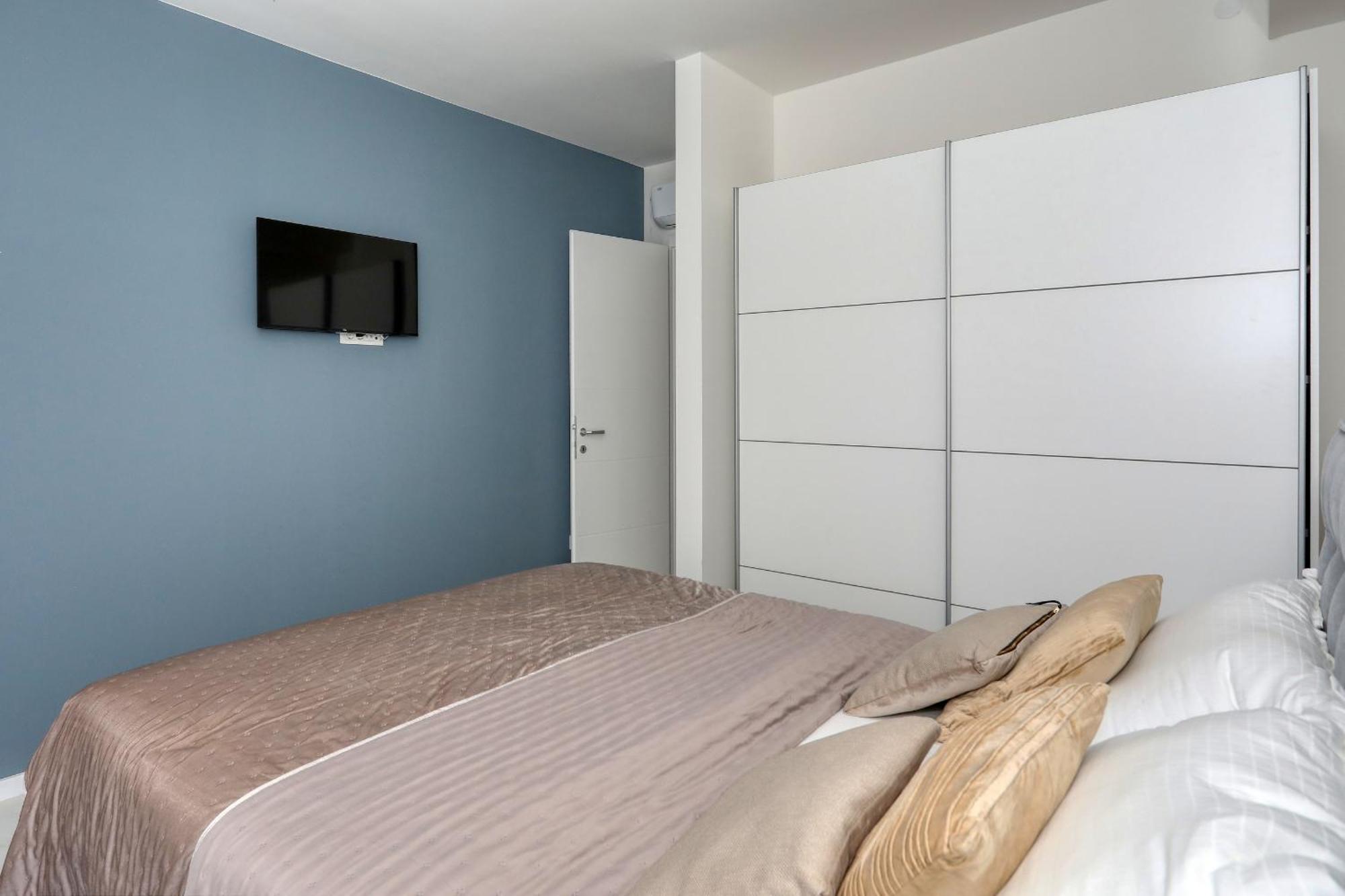 Apartment Relex With Pool & Jacuzzi Привлака Экстерьер фото
