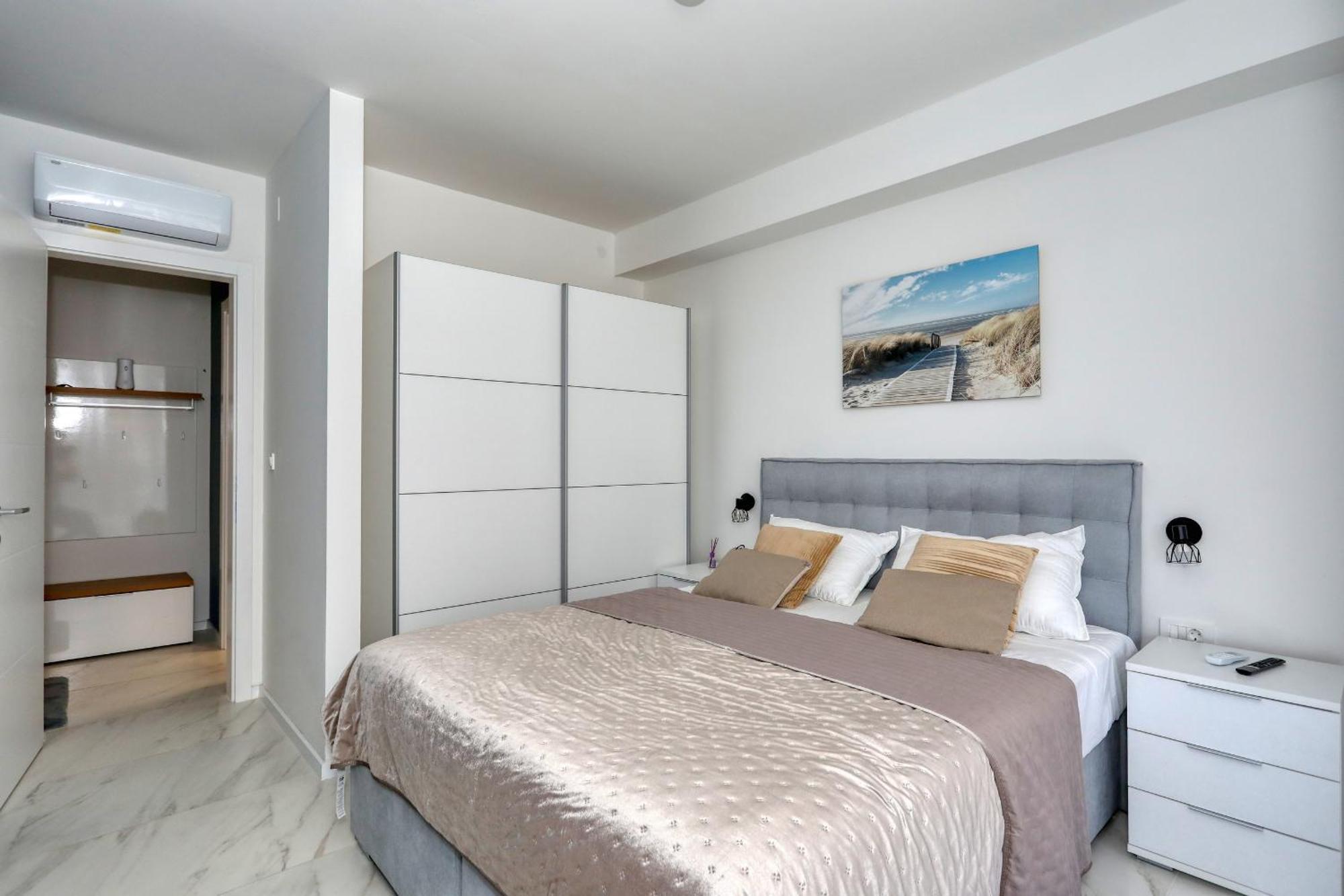 Apartment Relex With Pool & Jacuzzi Привлака Экстерьер фото