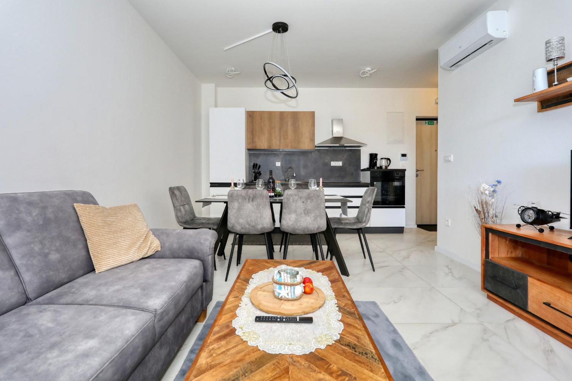 Apartment Relex With Pool & Jacuzzi Привлака Экстерьер фото